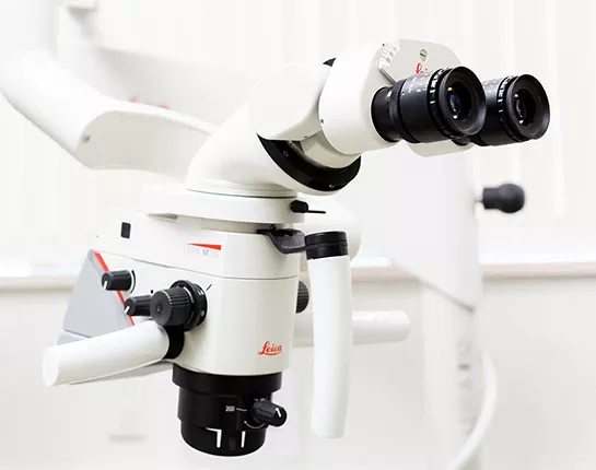 マイクロスコープや歯科用CTなど設備充実